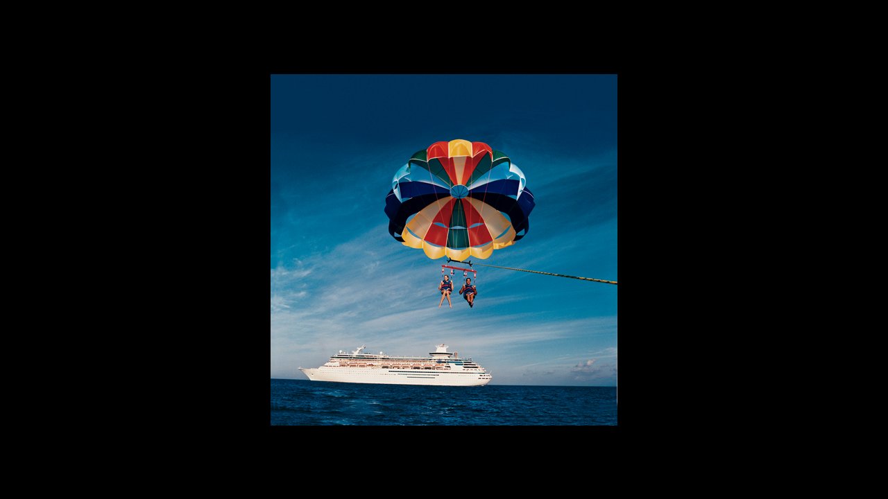 Parasailing in Nassau