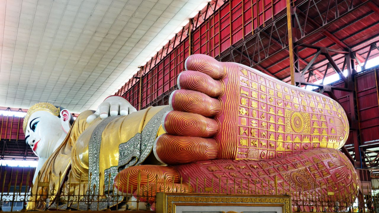 70-meter reclining Buddha, Kyaukhtatgyi Pagoda, Yangon.