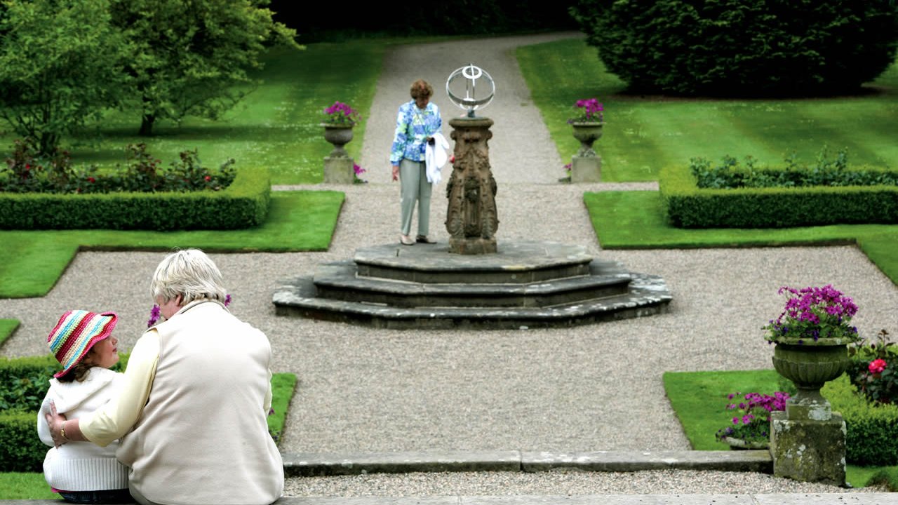 Hillsborough Castle - Shore Excursion from Belfast Port