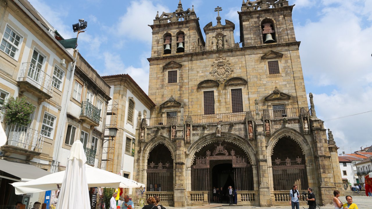 Tour Privado de Dia Completo - Braga e Guimarães (a partir do Porto)