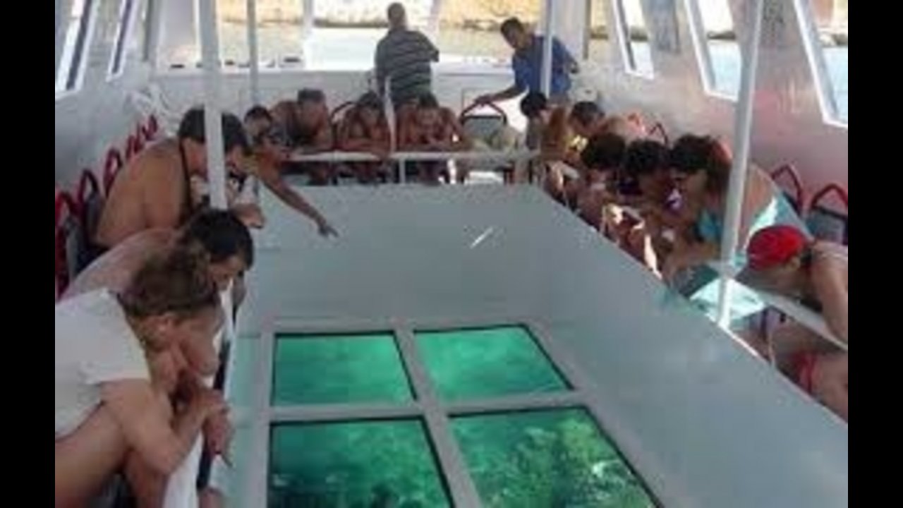 SHARM WITSHARM WITH EASE GLASS BOATH EASE GLASS BOAT