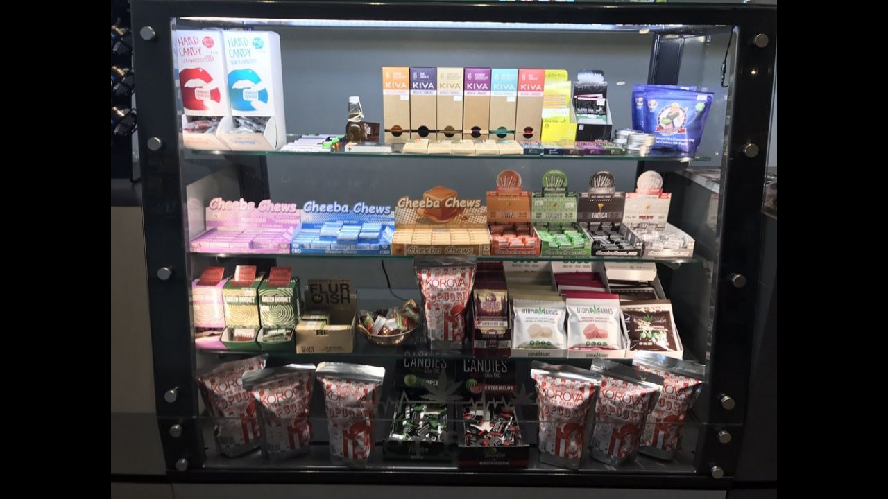 Wide arrangement of edibles