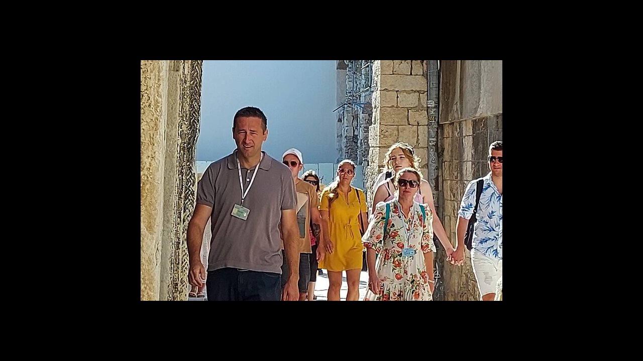 Tour group in action!