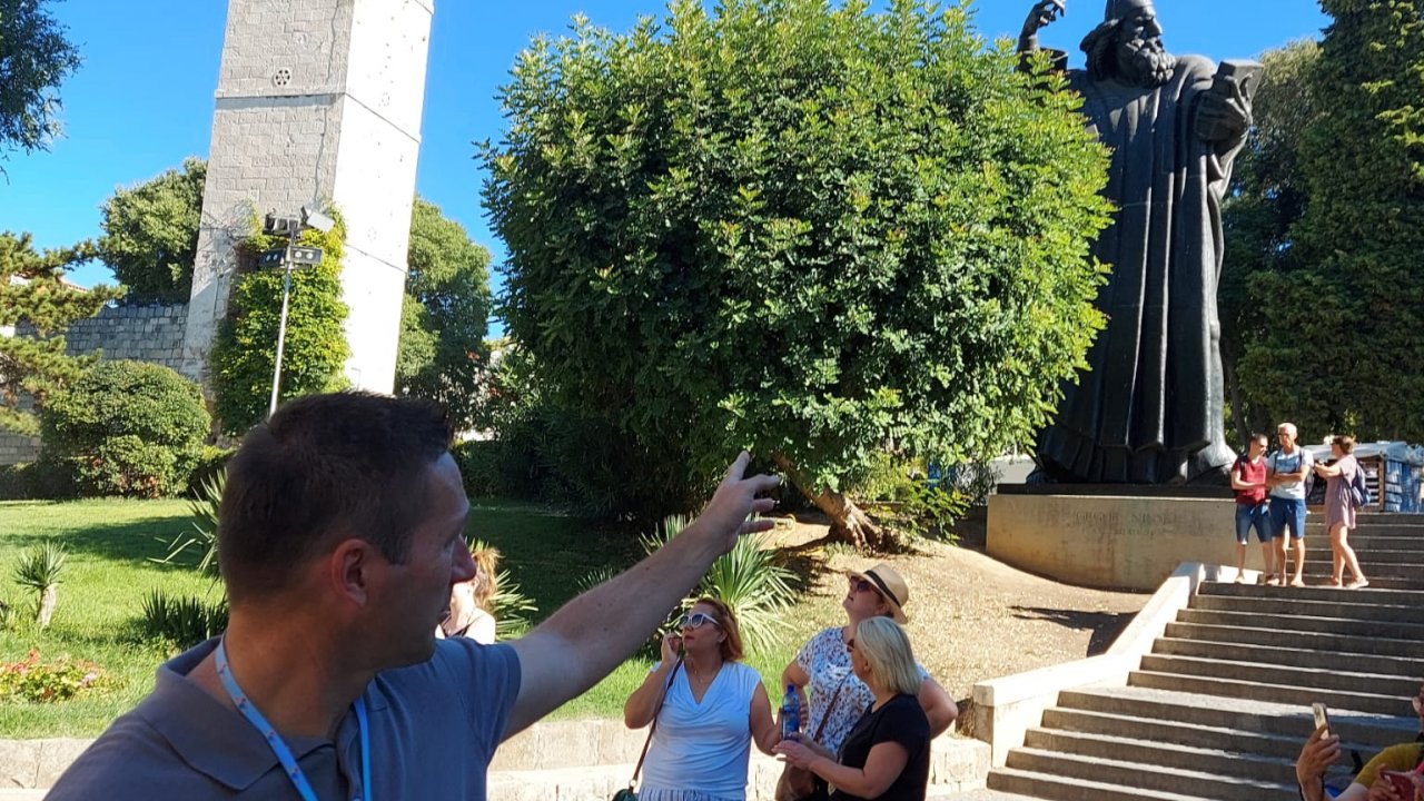 Statue of Gregory of Nin