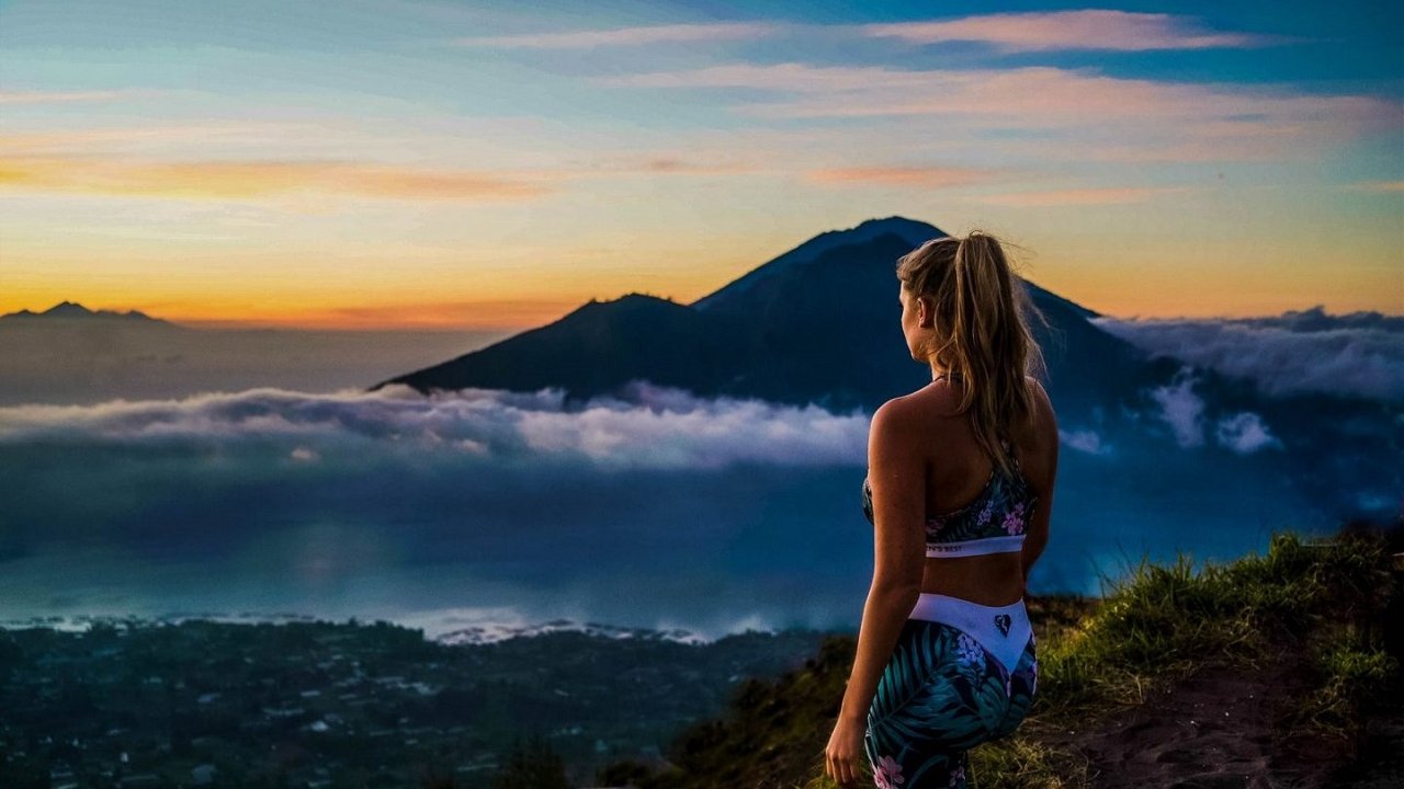 SUNRISE TREKKING