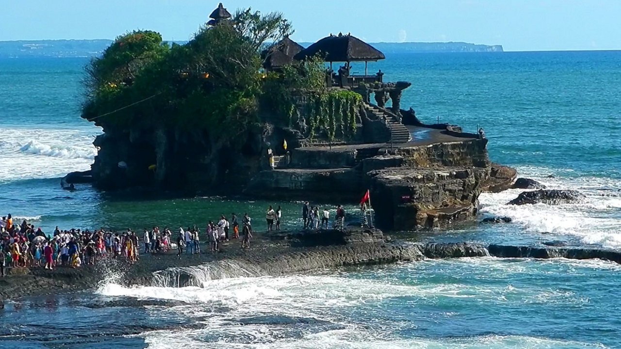 TANAH LOT TEMPLE