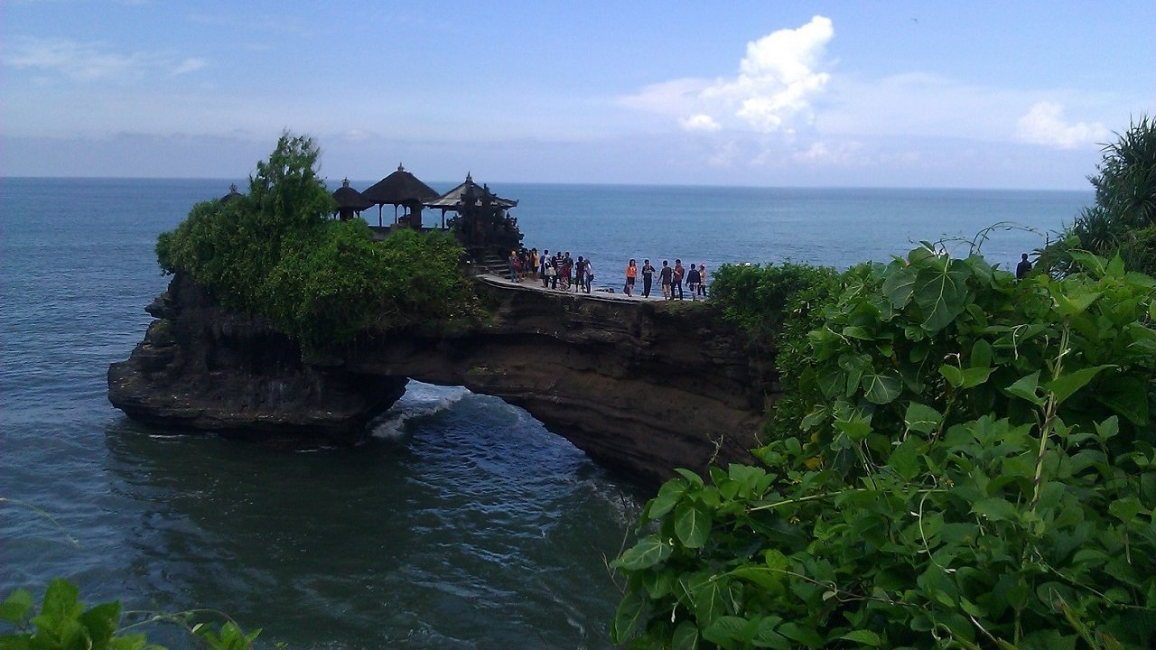 TANAH LOT TEMPLE