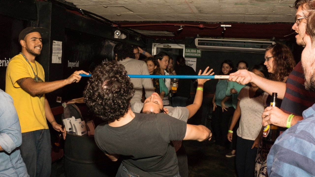 Pub Crawl Costa Rica - party with locals