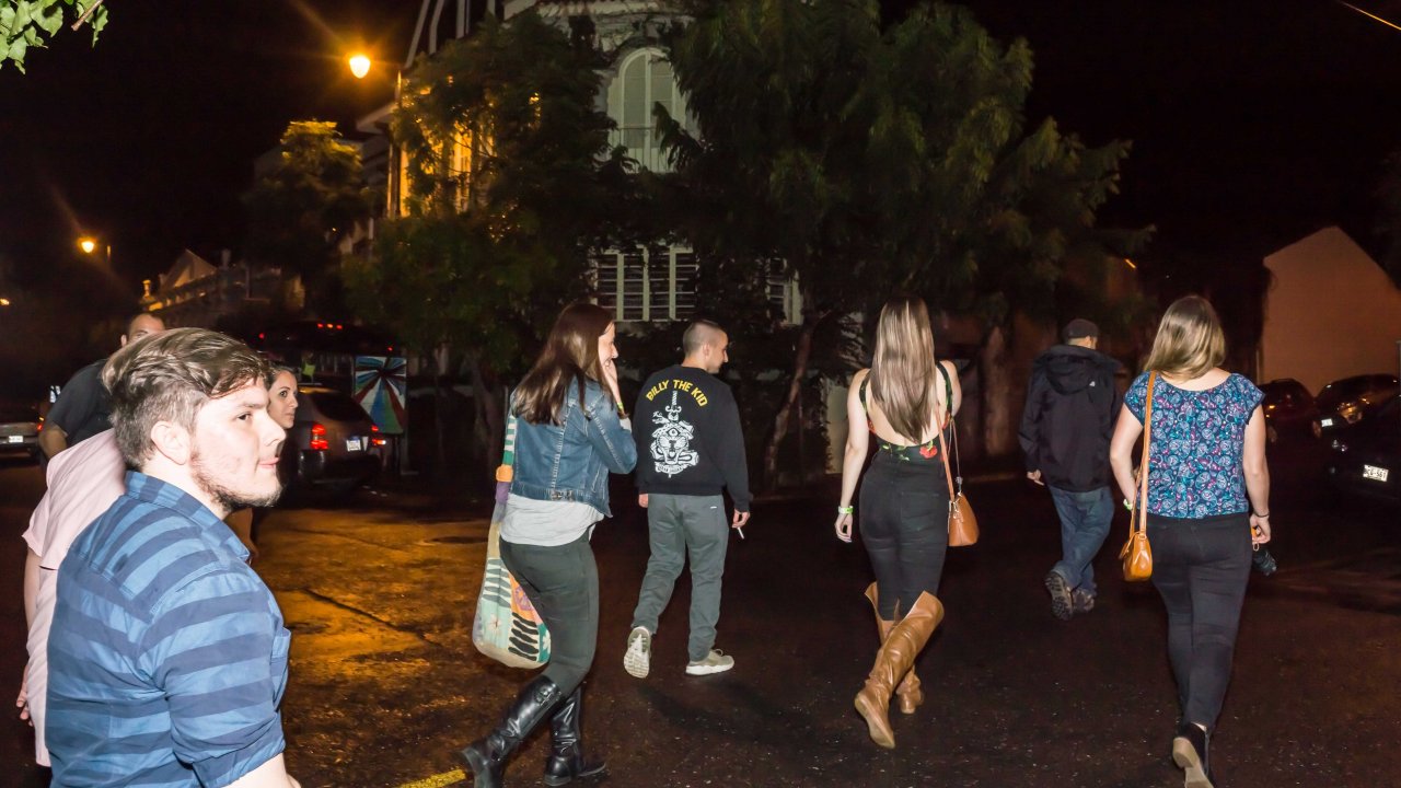 Pub Crawl Costa Rica - walk the city at night