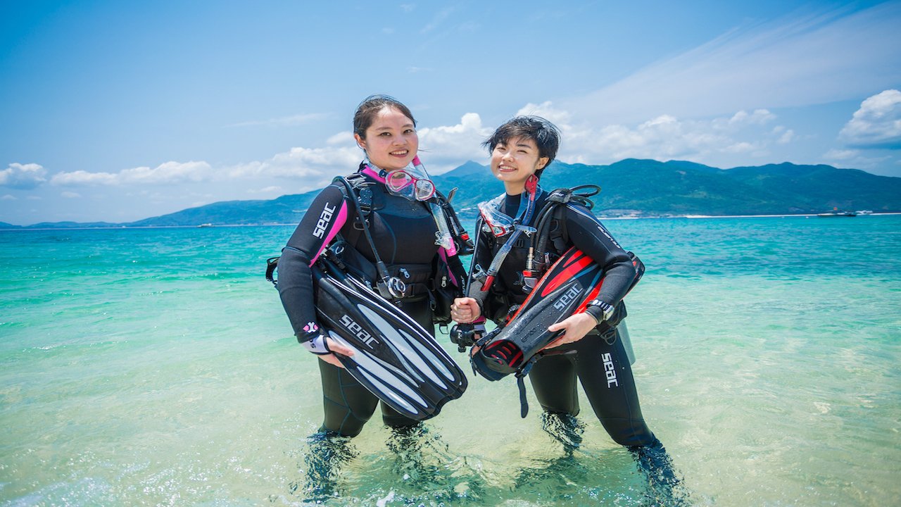 PADI DIVEMASTER - TAKE THE LEAD