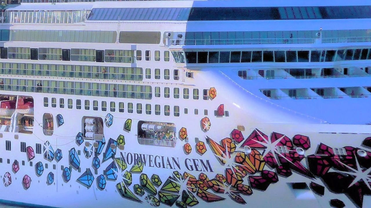 Norwegian Gem cruise ship
