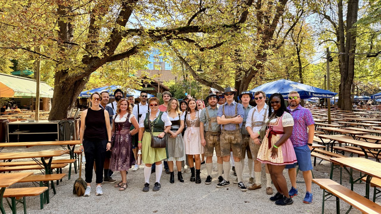 Walk through munichs biggest beergarden