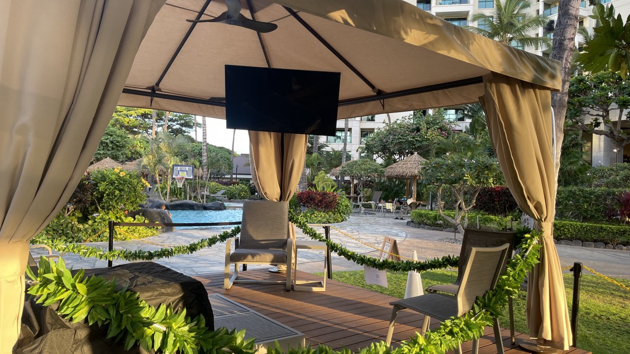 Lagoon Pool Bungalow