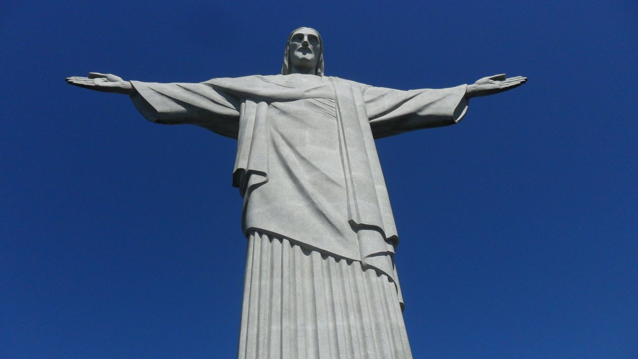 Christ Monument by Luis Darin