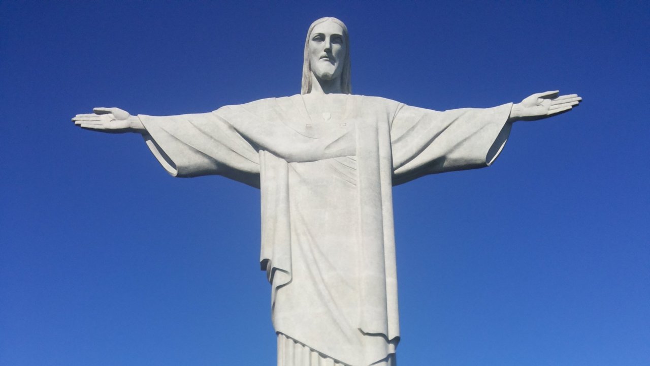 Christ Monument by Luis Darin