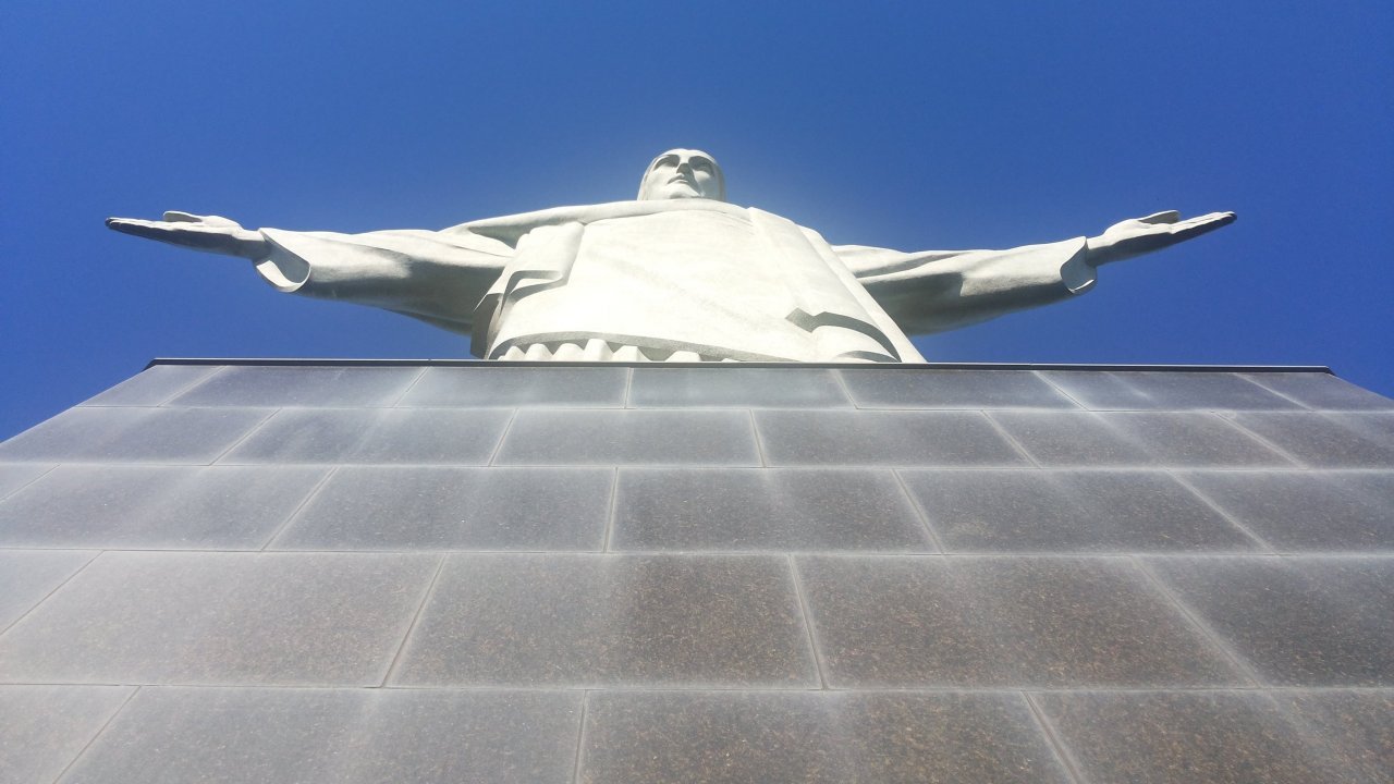 Christ Monument by Luis Darin