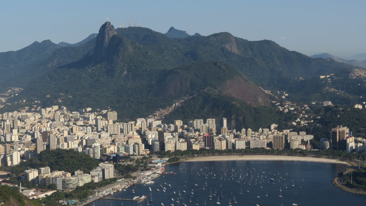 City View from Sugarloaf by Luis Darin