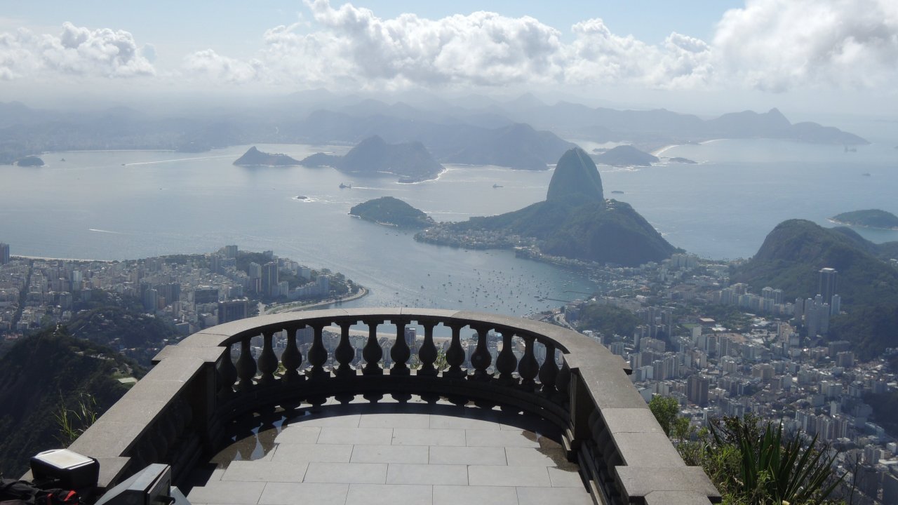 City view from Corcovado Mountain by Luis Darin
