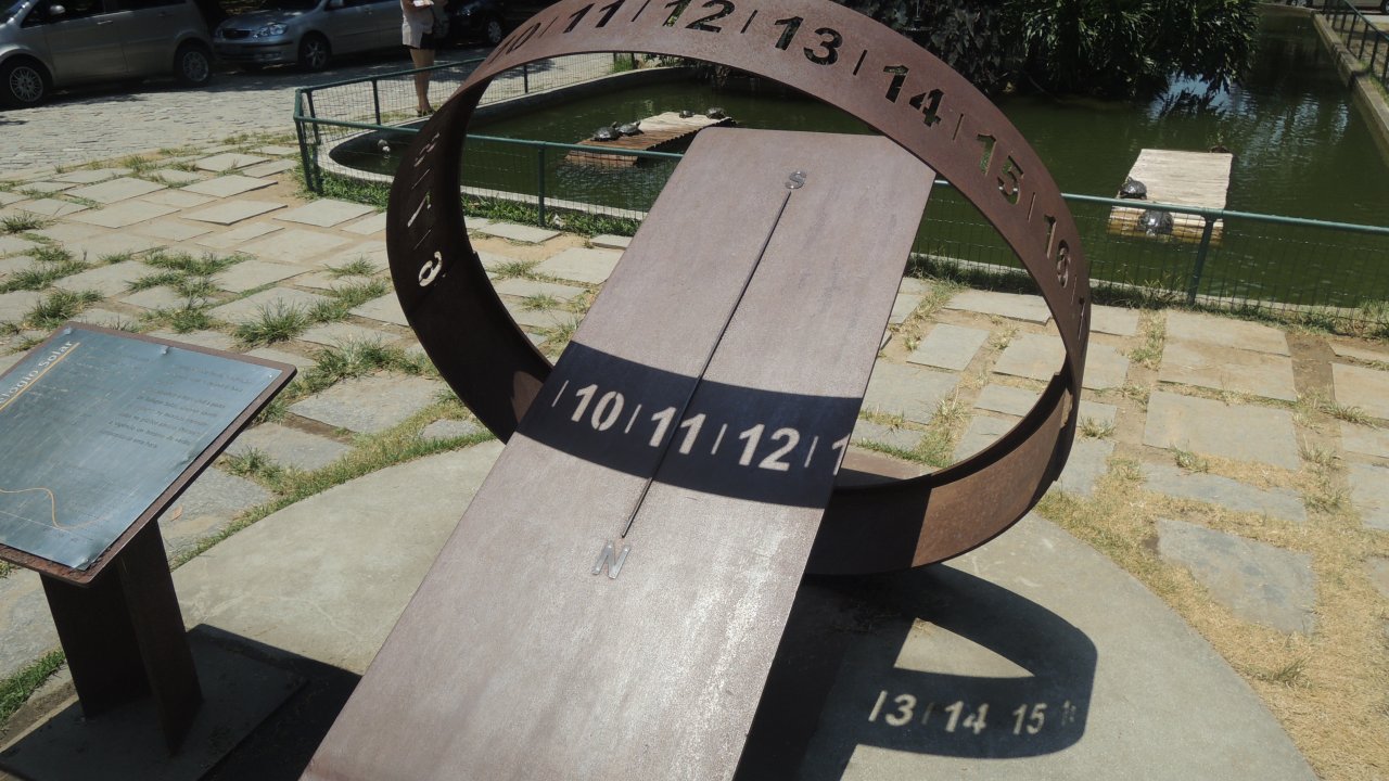 Sundial at the Botanical Garden