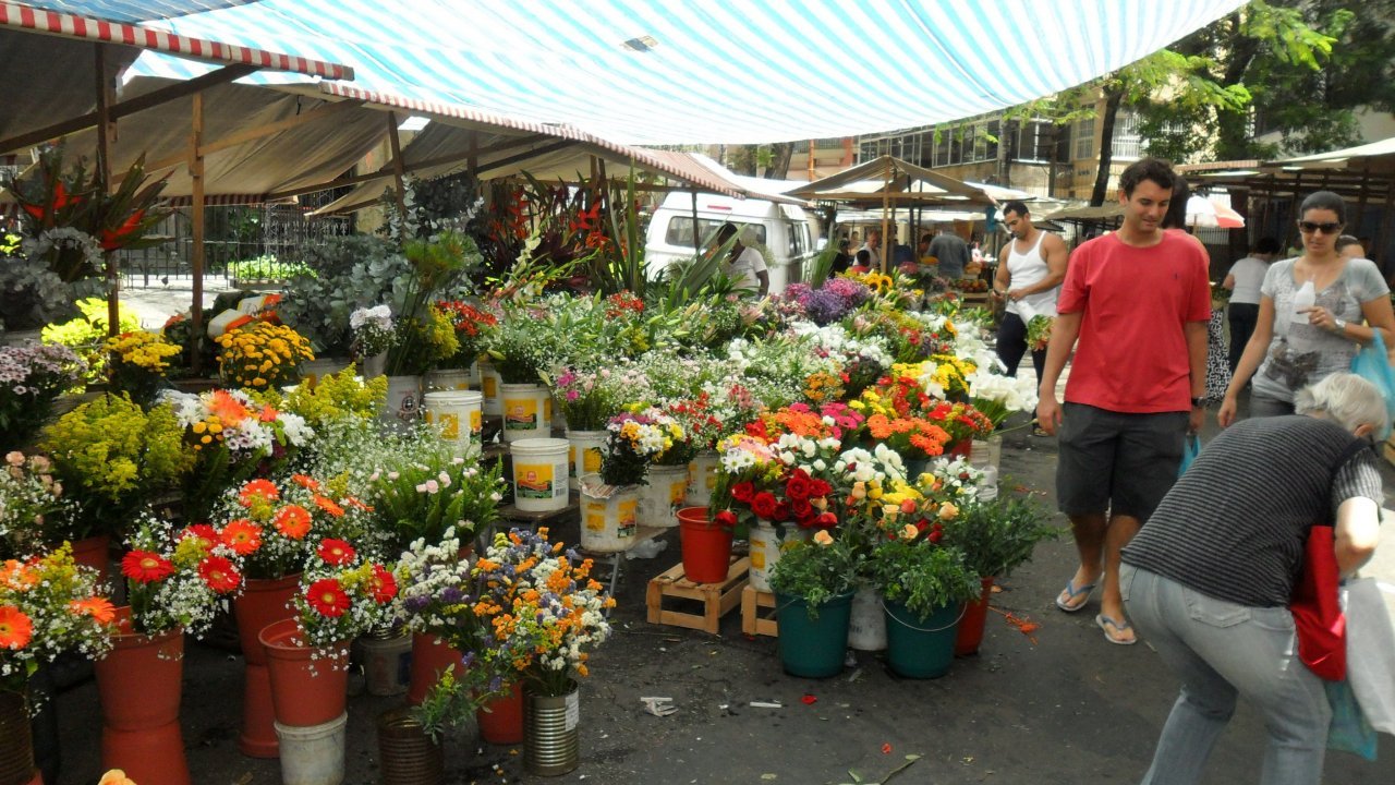 Flower stand at the farmers market