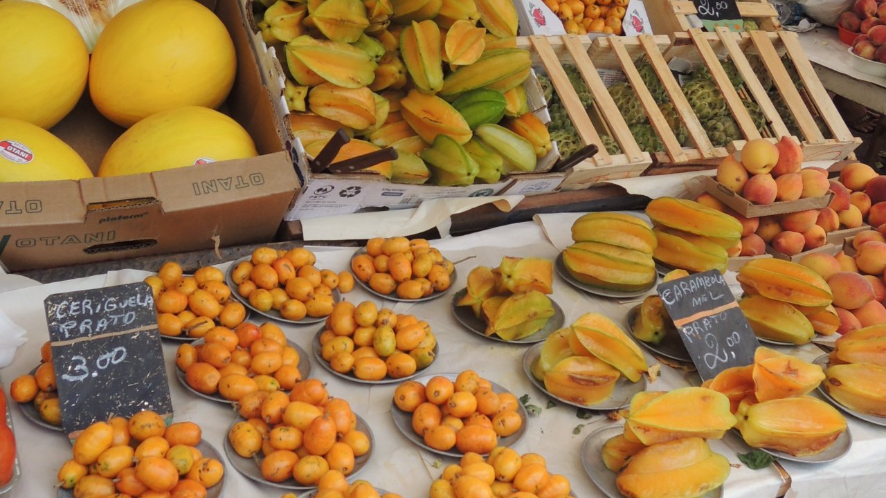 Fruit stand at the farmers market