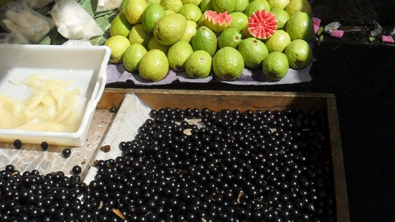 Fruit stand at the farmers market