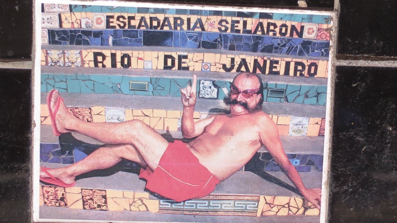 Selaron tile at the steps