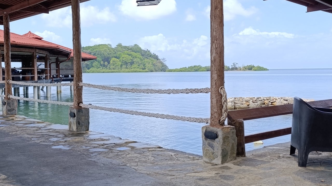 El Bongo Hotel Boutique Beach day pass