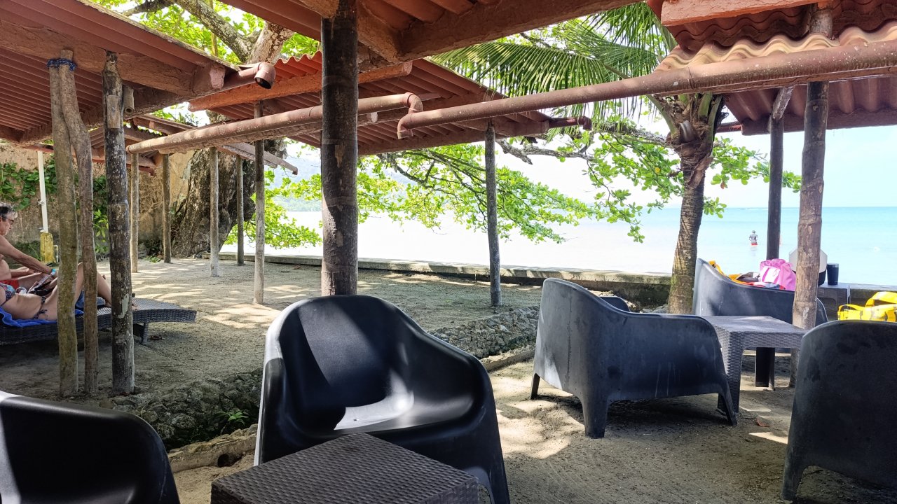 El Bongo Hotel Boutique Beach day pass