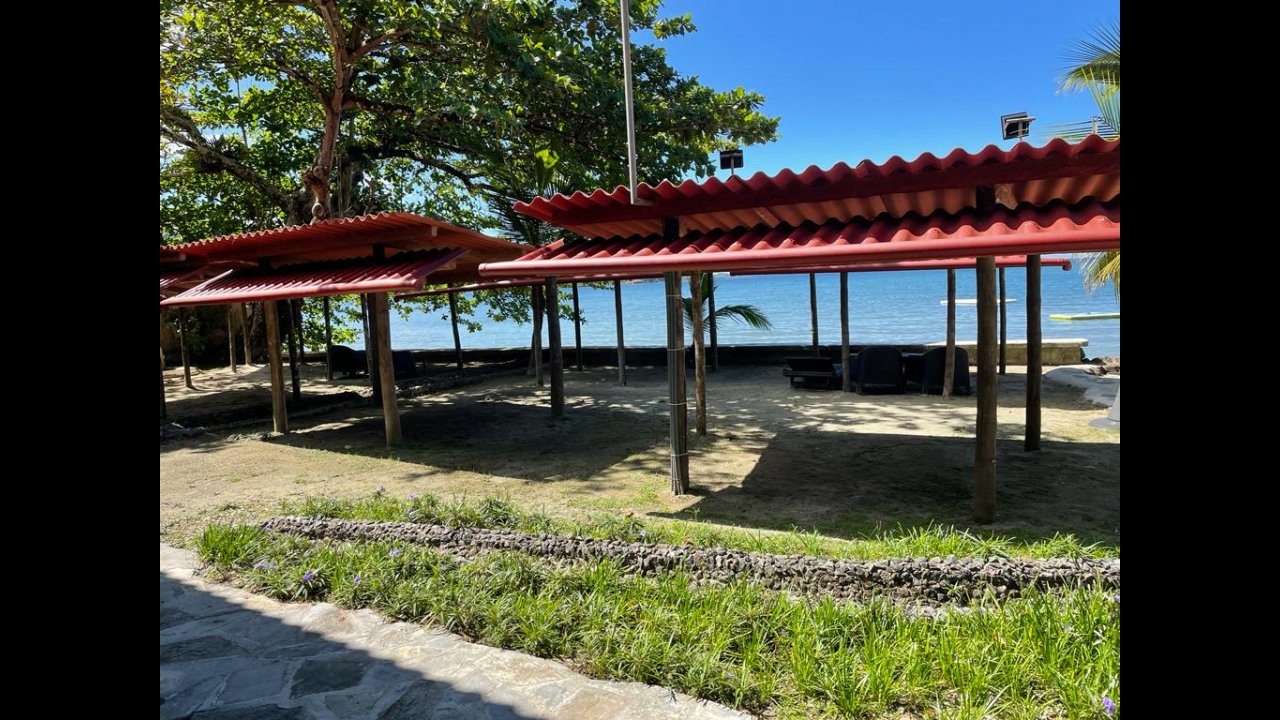 El Bongo Hotel Boutique Beach day pass