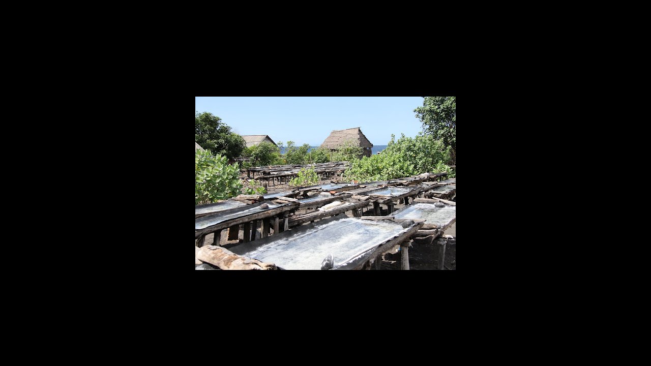 then we are gonna visit the village that still have talented Traditional salt maker, known as kusamba.