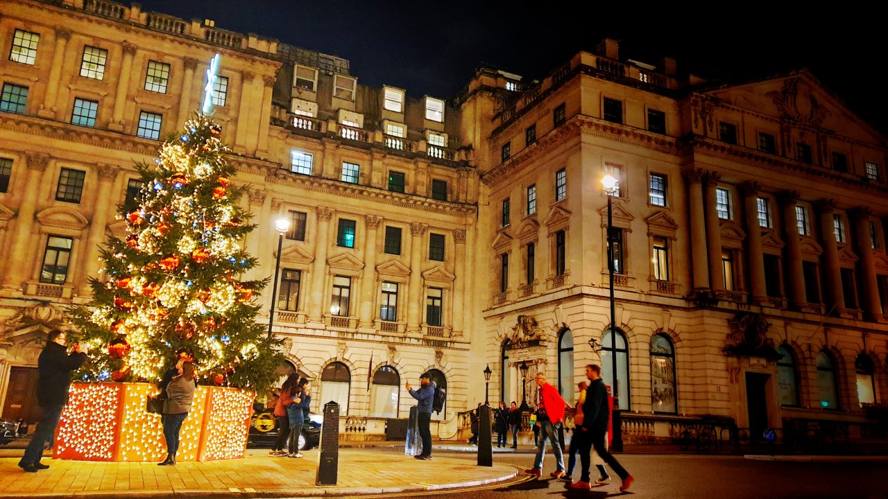 London Christmas Lights Taxi Tour