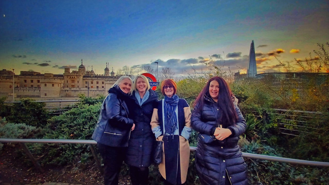 London History Taxi Tours www.londonhistorytaxitours.com Black Taxi Tours of London London Black Taxi Tours London Black Cab Tours Black Cab Tours of London