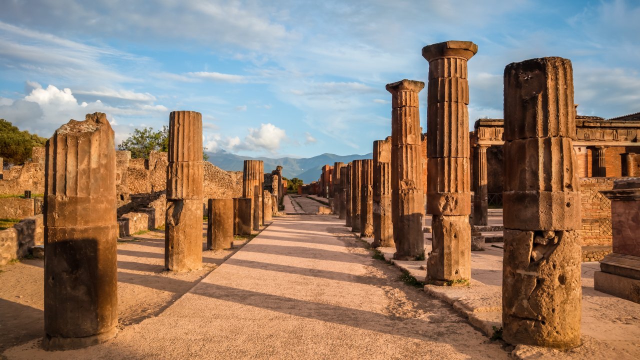 VIP Pompeii from Rome by Bullet Train I