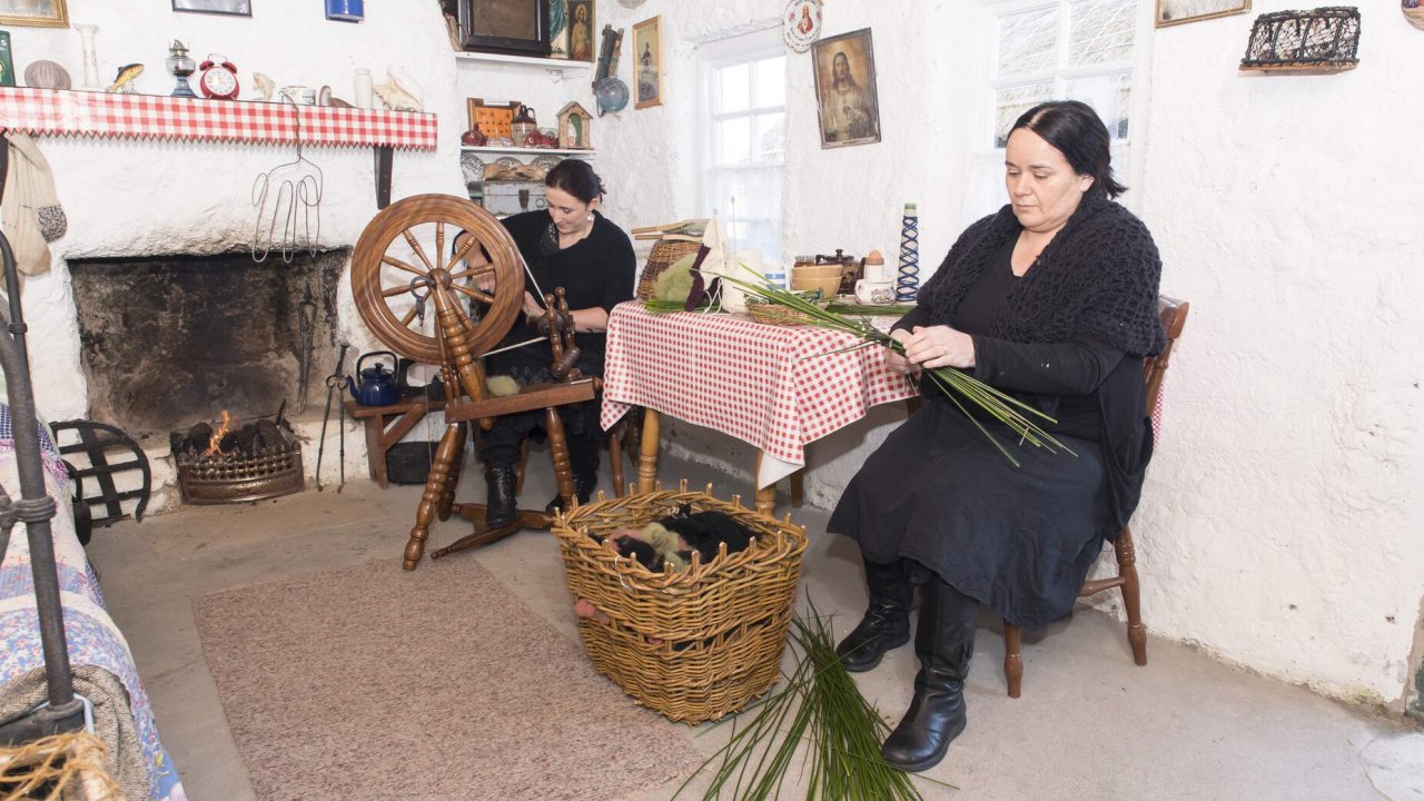Glencolmcille weavers