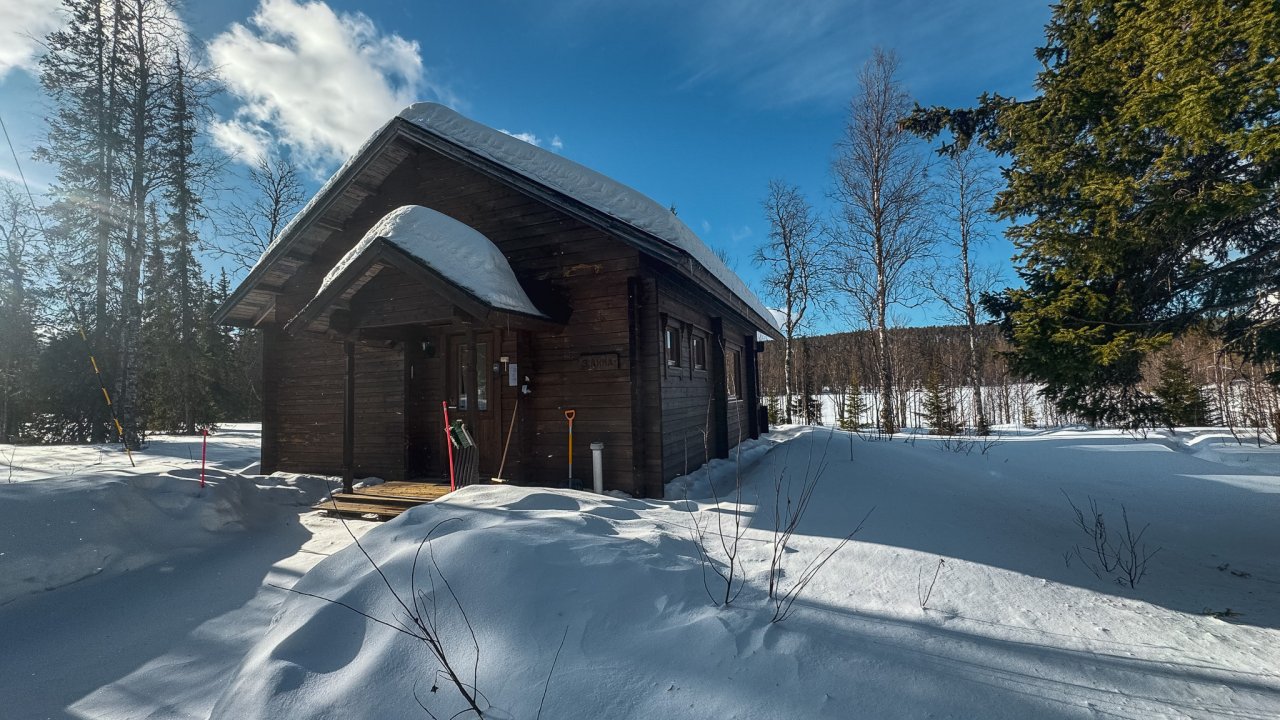Private Cabin, Breakfast & WIFI – Explore Lapland Your Way *Reserve with 15% Deposit