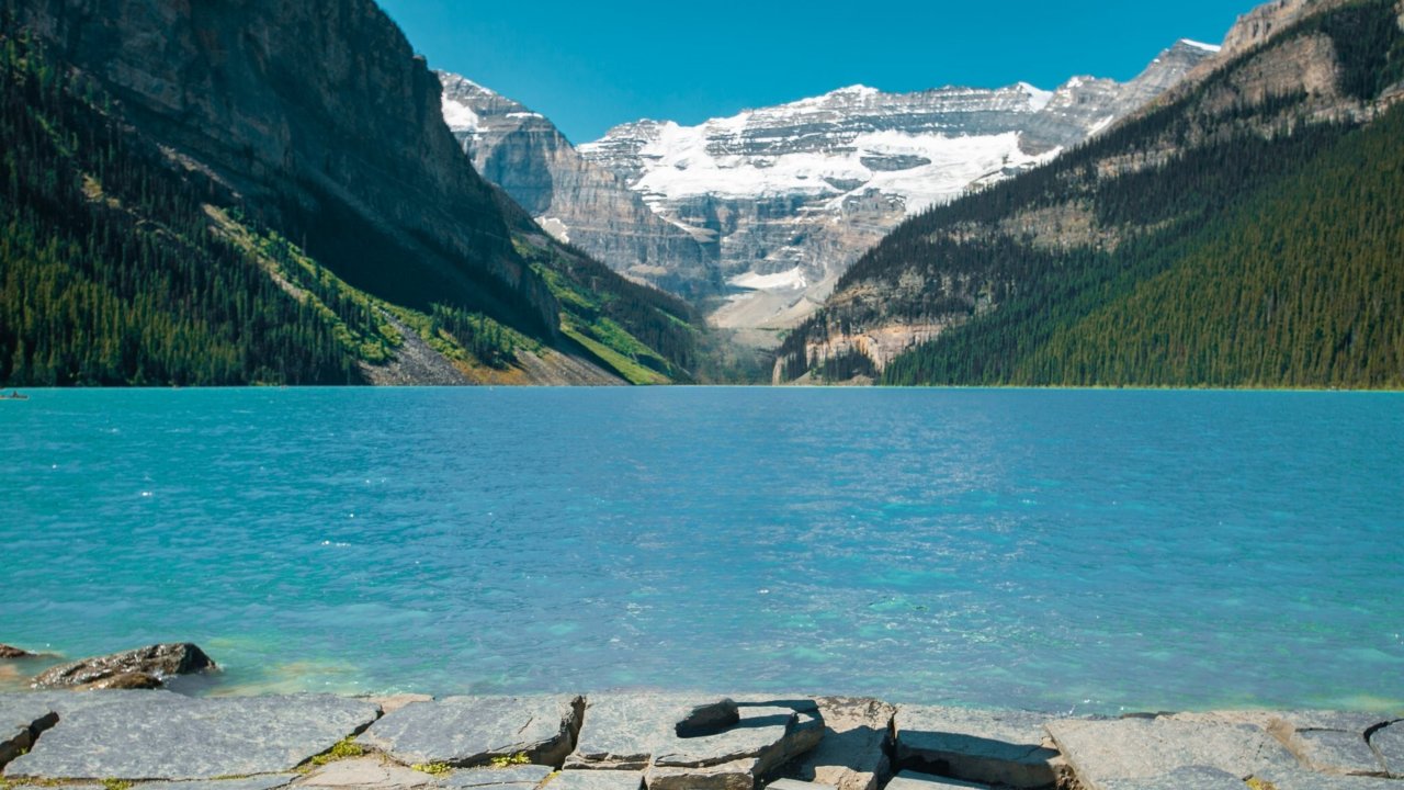 Moraine Lake Eight-Hour Day Experience Shuttle Service