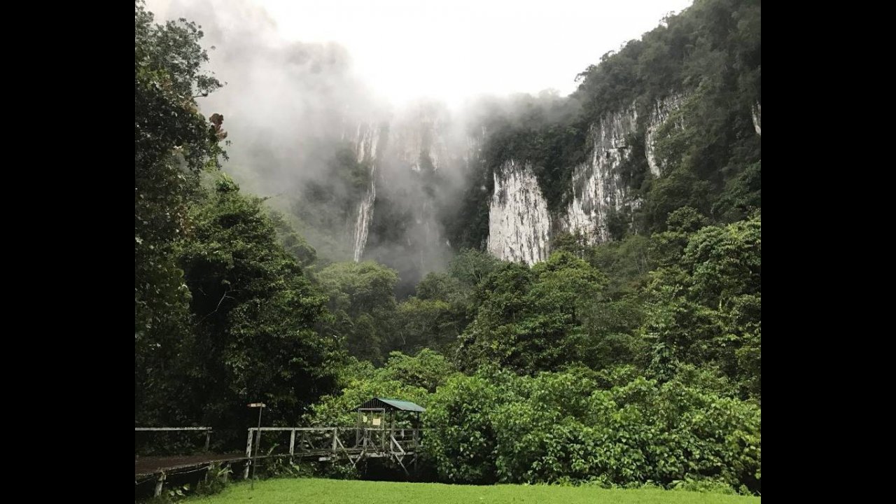 Mulu - Deer Cave Entrance
