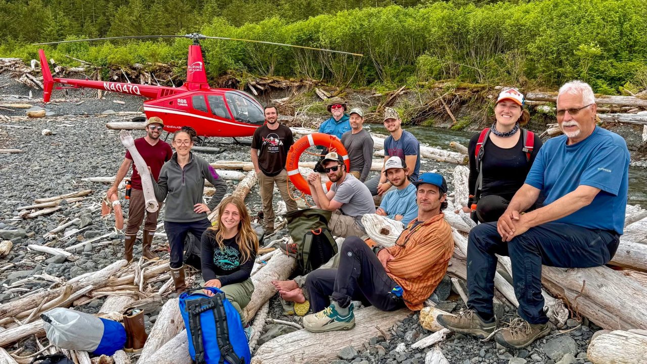 Volunteers on the beach ready to head back to the support vessels.