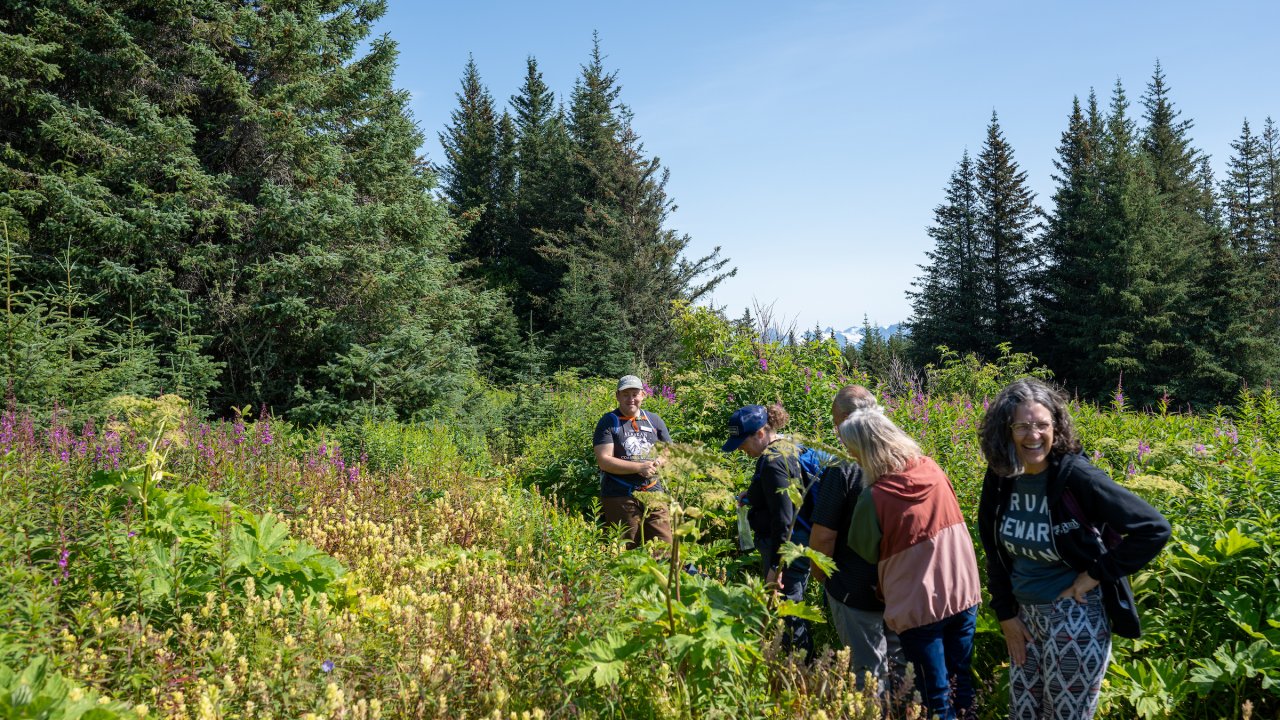 A naturalist giving a program on the trails of the Wynn. Photo by Twolined Studio.