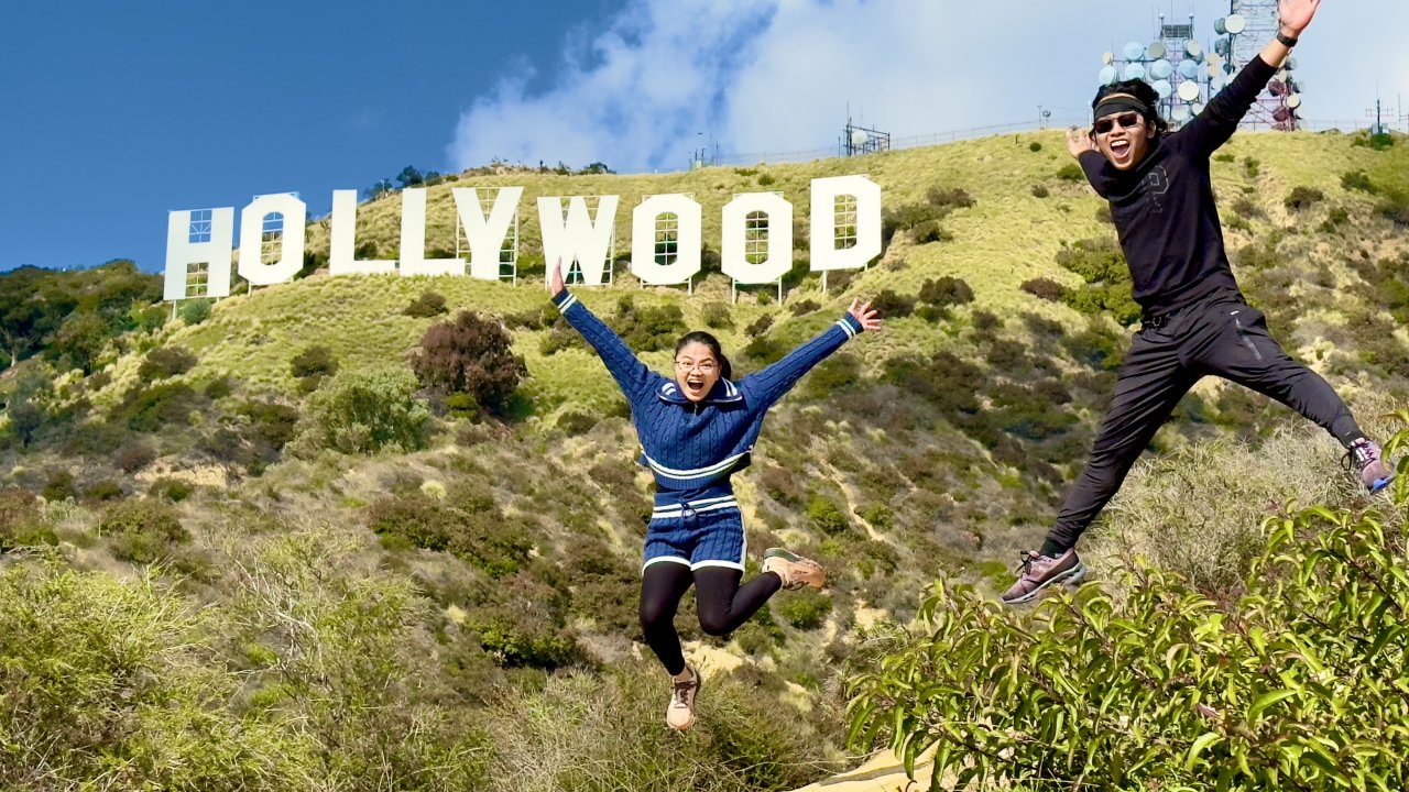 Tkae great Photos together at the Hollywood Sign