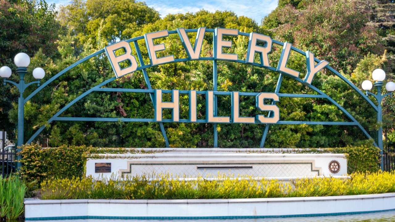 Explore the best sights in LA including Rodeo Drive in Beverly Hills