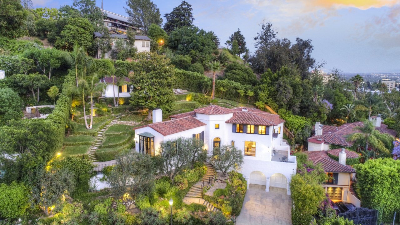 Visit historic Hollywood neighborhoods