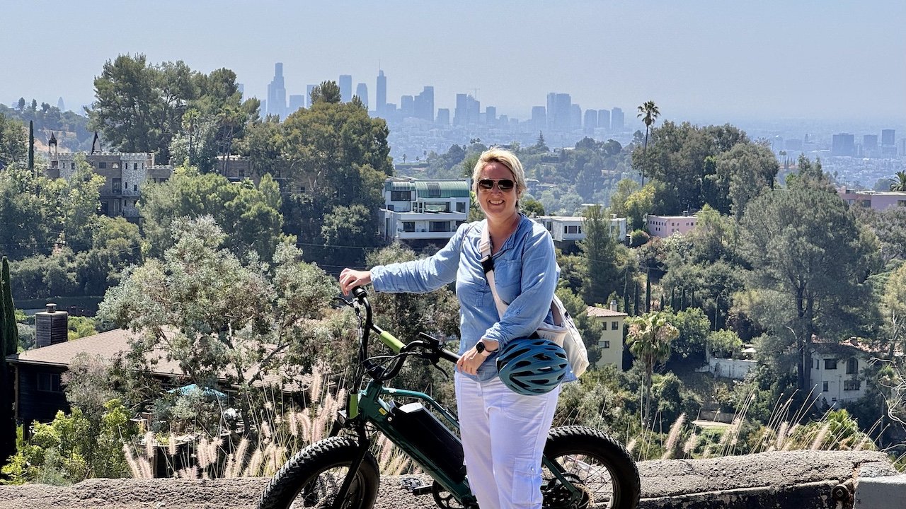 Ride E-BIke in the Hollywood Hills