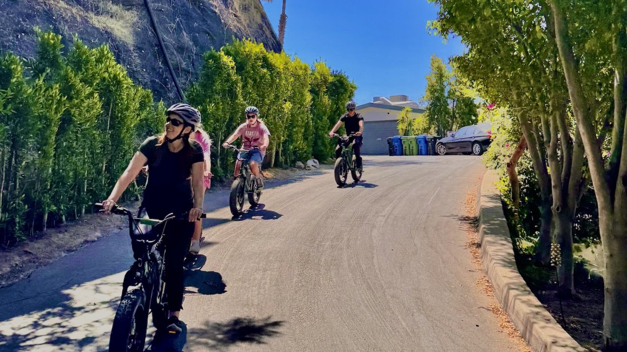 Ride E-BIke in the Hollywood Hills