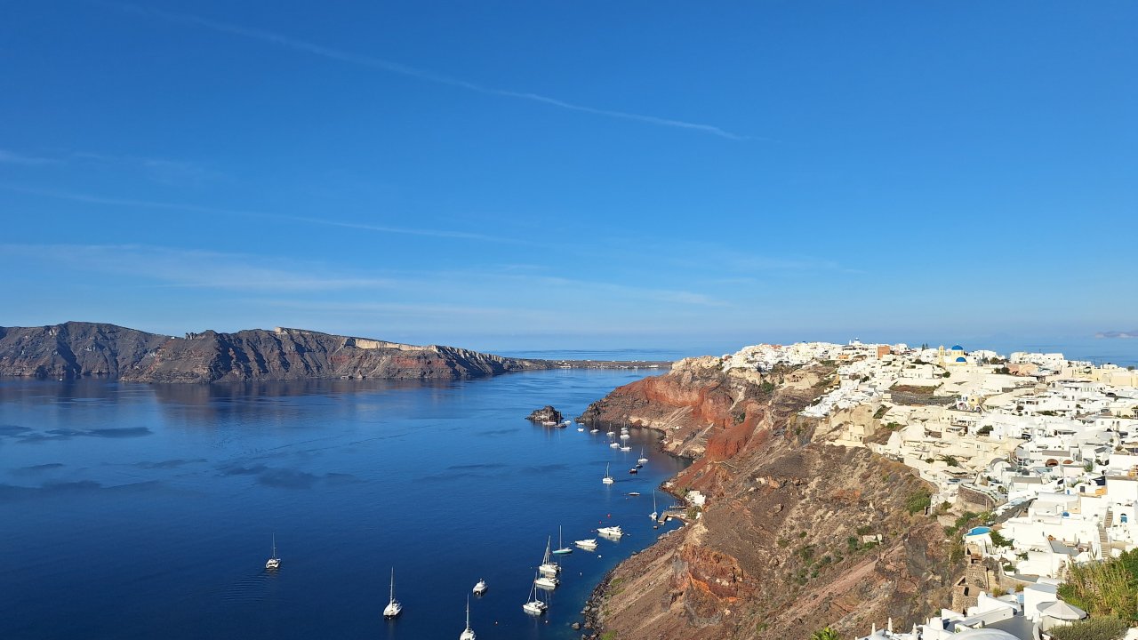 Oia before the crowds