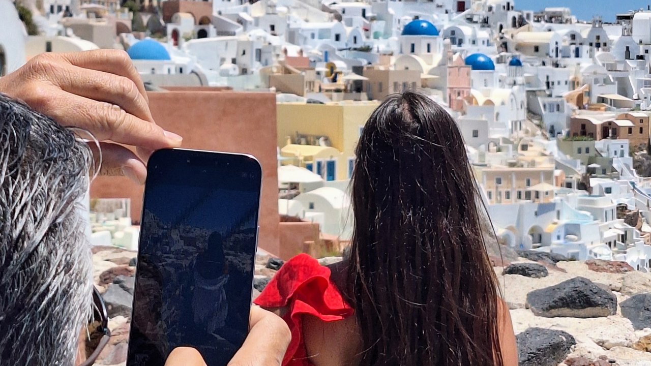 Tour privado por Santorini en Oia con vistas a las icónicas cúpulas azules y paradas fotográficas personalizadas.