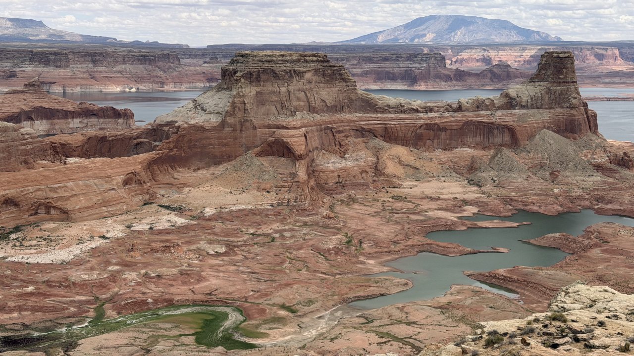 Alstrom Point, 2026