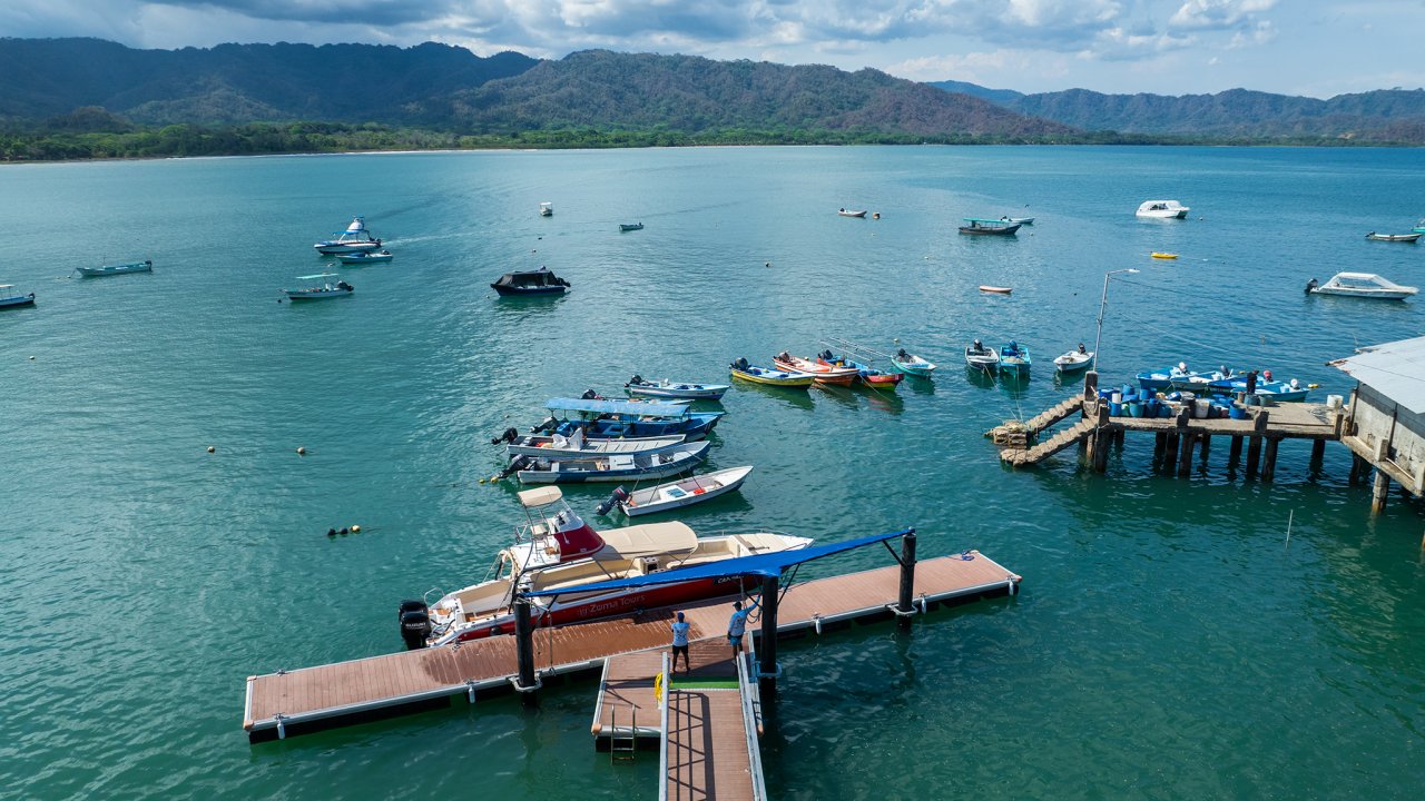 Tambor Bay Dock: Arrival / Departure