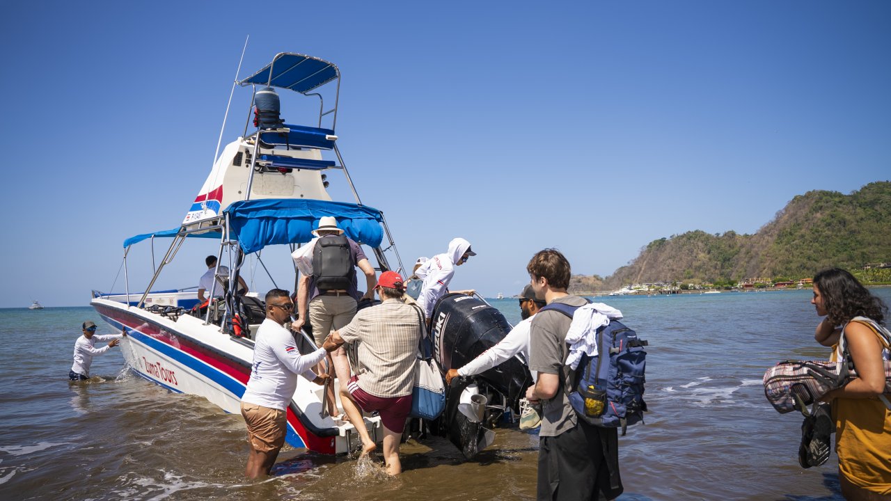 Herradura: Arrival / Departure